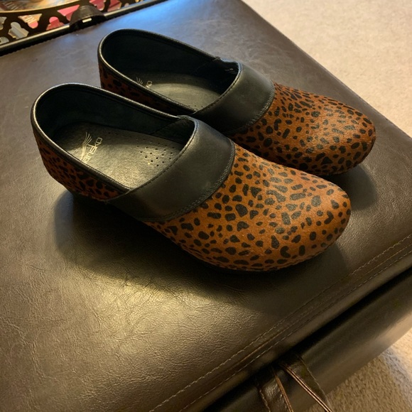 dansko leopard shoes